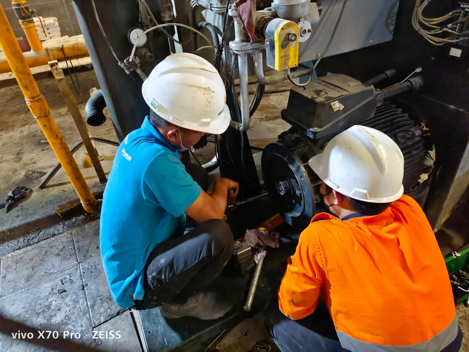 Memperbaiki Kompresor Udara yang rusak